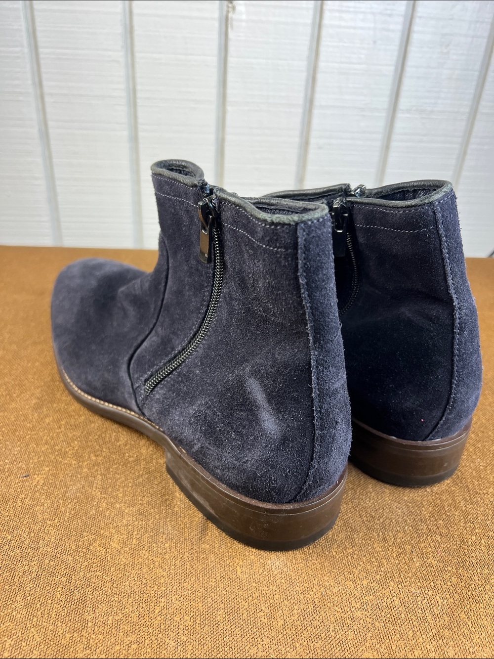 Johnston & Murphy Men's Navy Suede Chukka Boots - Picture 7 of 9